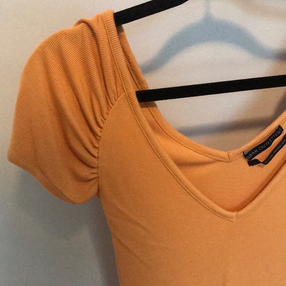 Crop top - Picture 3 of 4